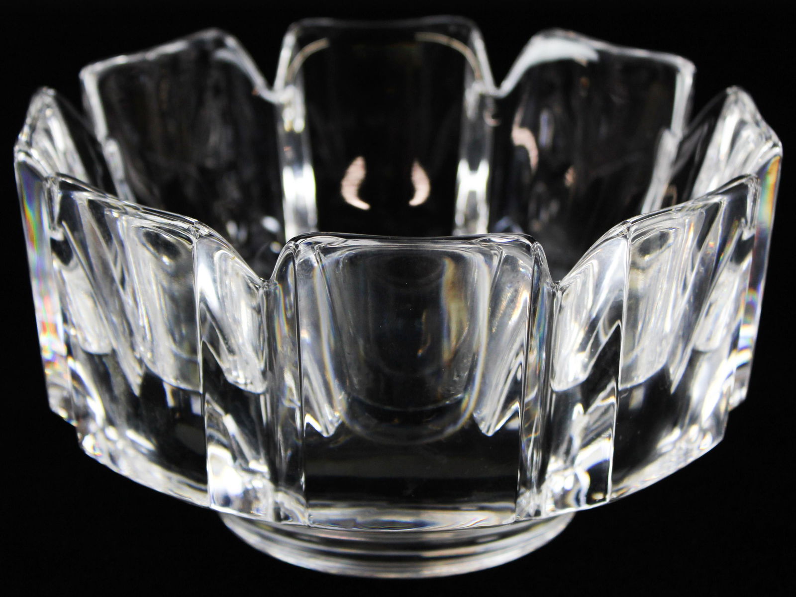 Orrefors Swedish Crystal Crown Bowl: Signed Orrefors contemporary Swedish crystal 'crown' form centerpiece or serving bowl 4.25" x 7.5"