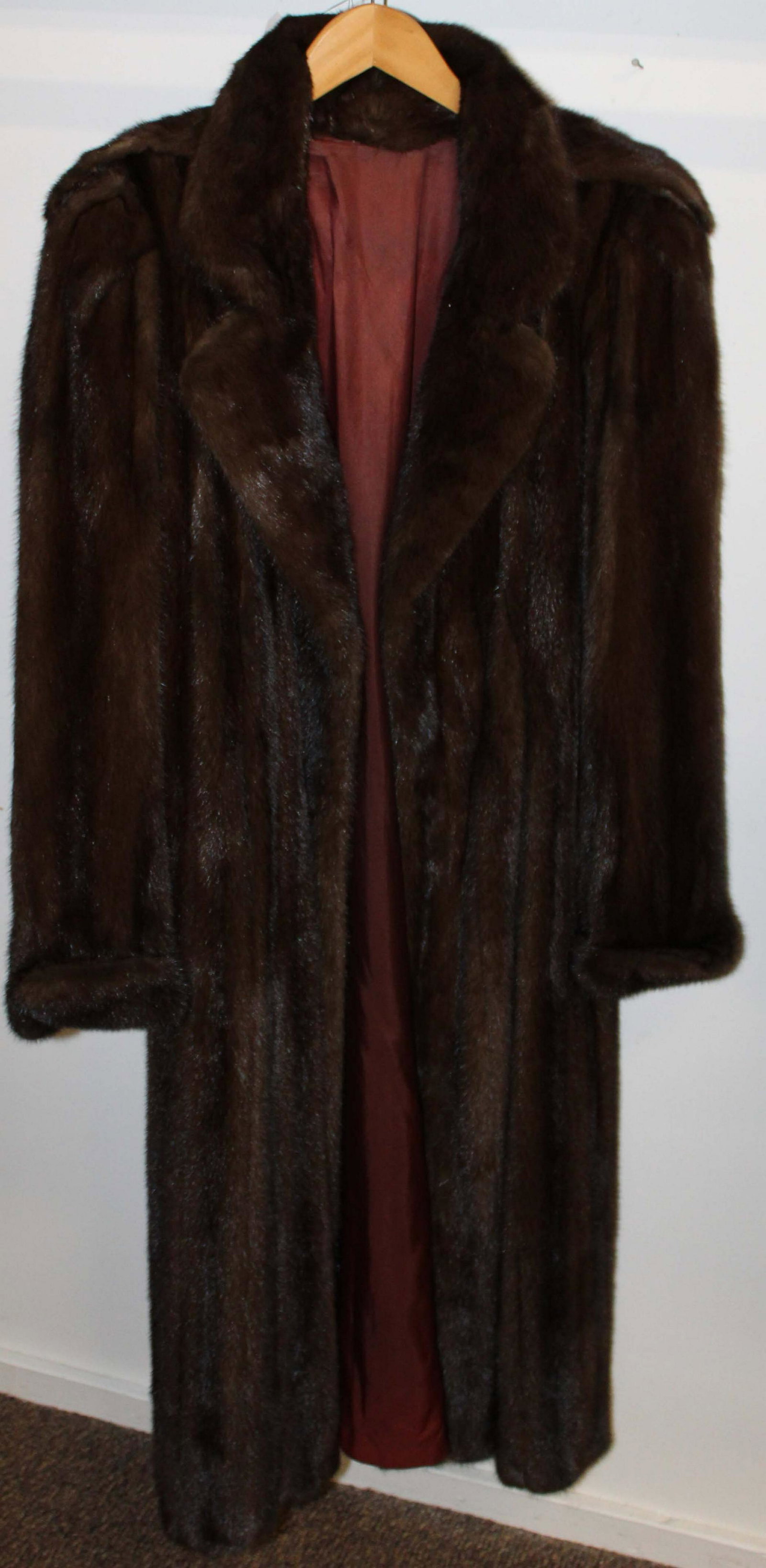 Women's Full Length Mink Coat: Women's brown mink full length fur coat, excellent condition, estimated size 8-10