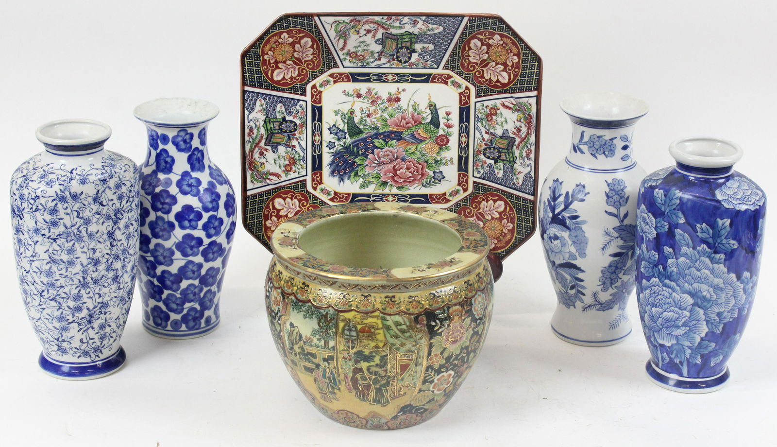 6 pcs. of late 20th c. Chinese Porcelain (1 of 6)