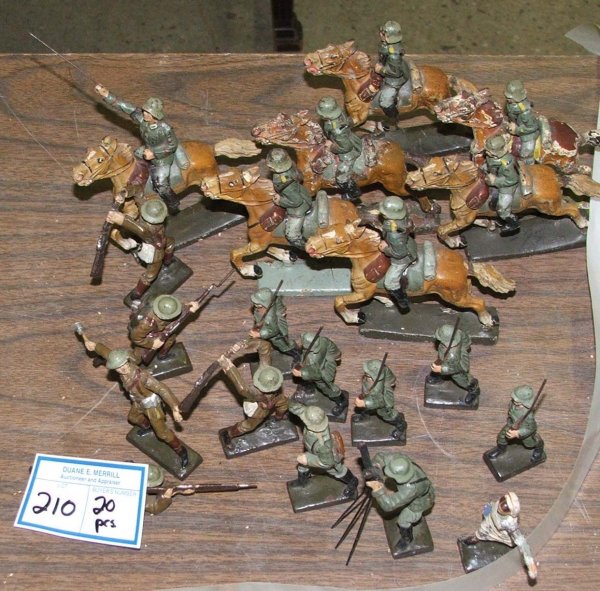 20 Lineol mostly German soldiers: 20 Lineol mostly German soldiers