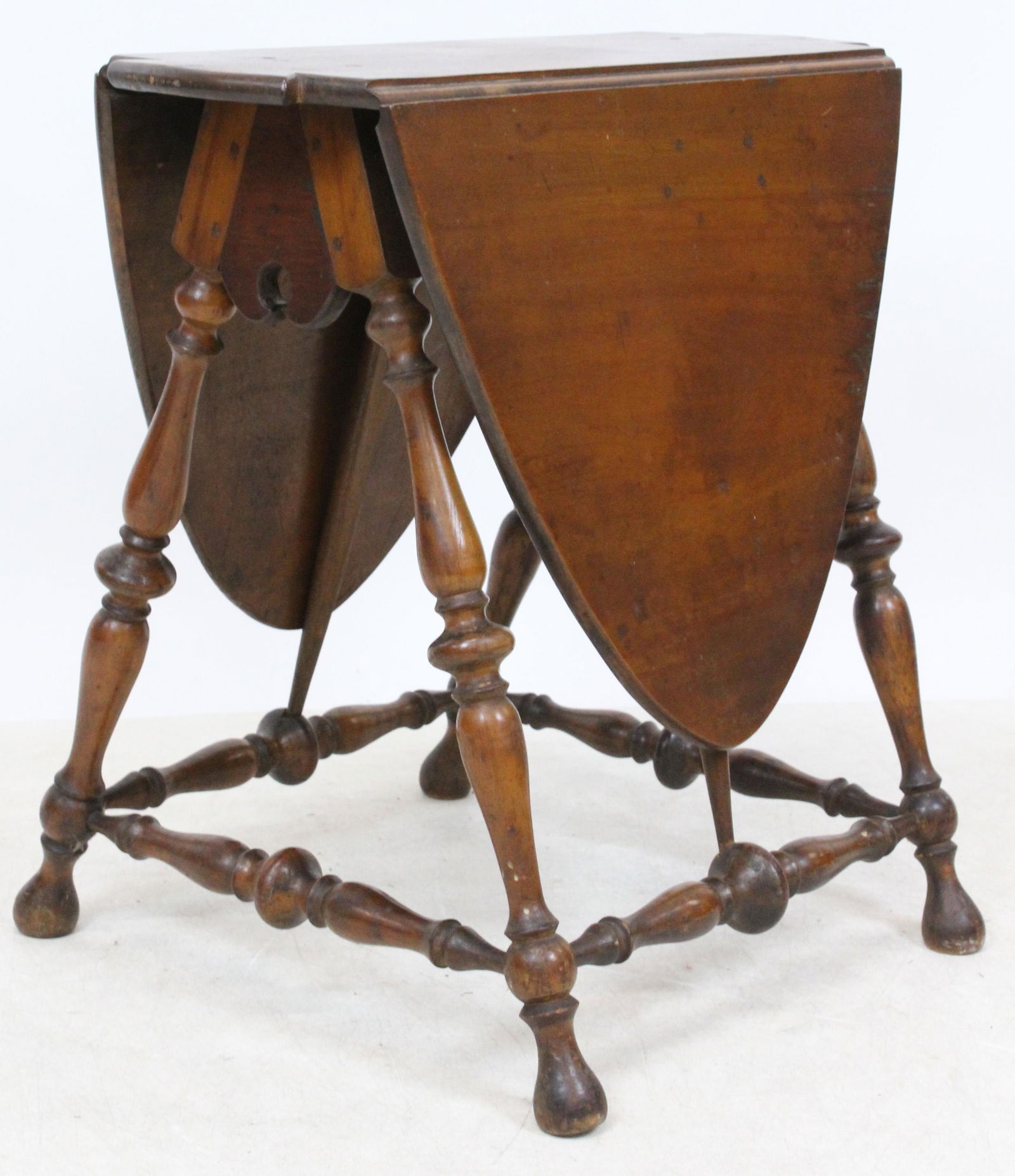 Maple Butterfly Table (1 of 4)