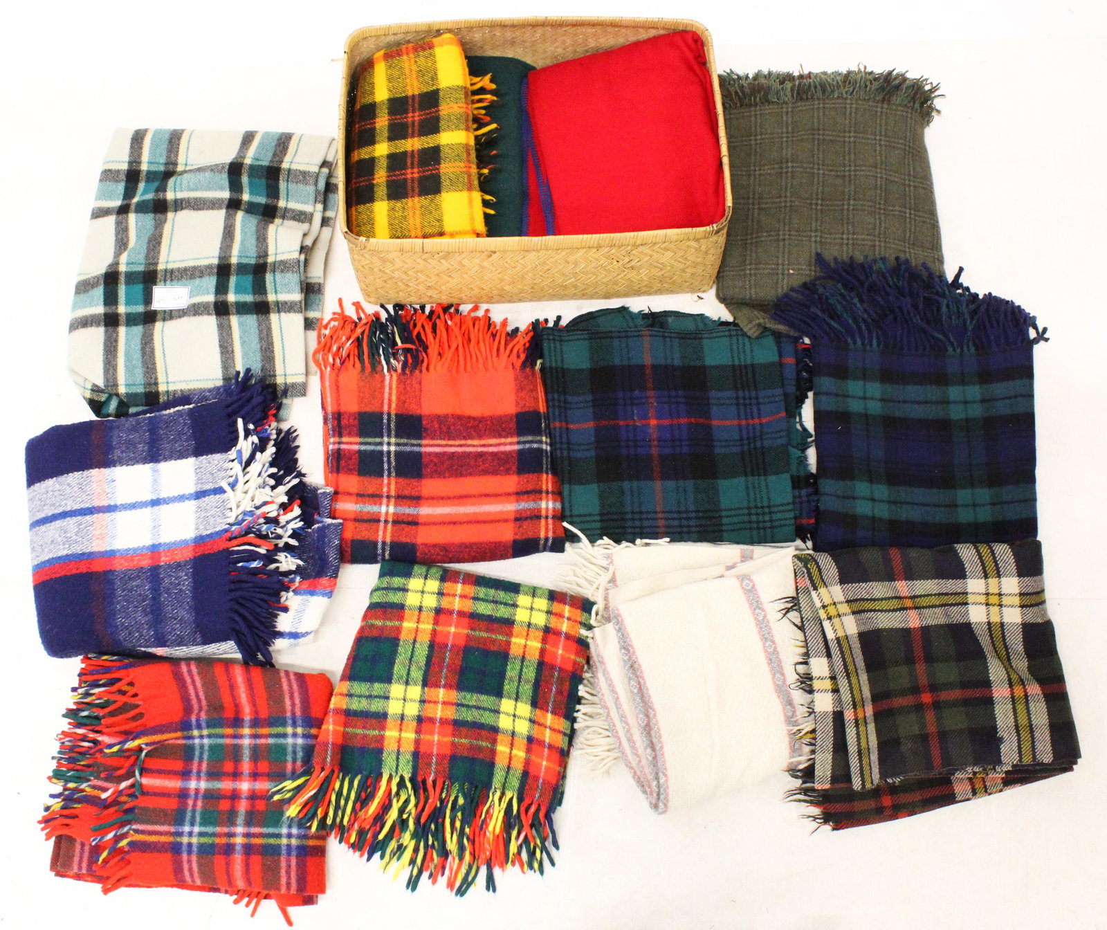 14 Tartan Plaid Lap Blankets & Basket (1 of 2)