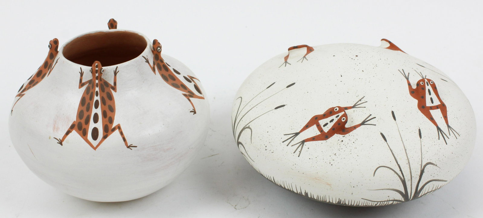 Two Southwest Zuni Pueblo Frog Pots: Two Zuni Pueblo Southwestern pottery clay pots decorated with frogs, both signed- Marcus Homer (7 1/4" diameter), Noreen Simplicio (6" diameter), ex Iris Love