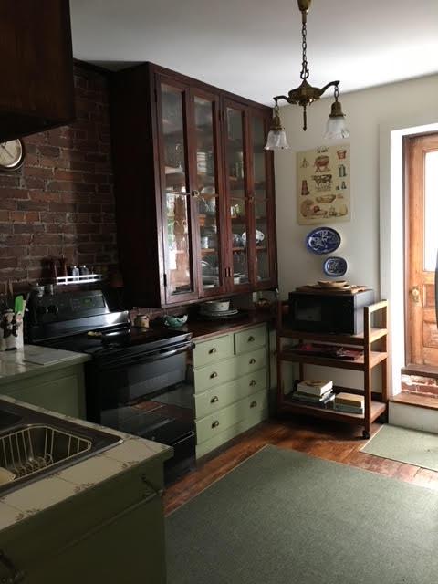 Boston Brownstone Getaway: Stay in a lovely restoredBoston Brownstone Near Symphony Hall Close to downtown, Copley Place, the MFA, TheChristian Science Church Center, restaurants,theatre, and the beautiful Fens! Tickets for 2 p