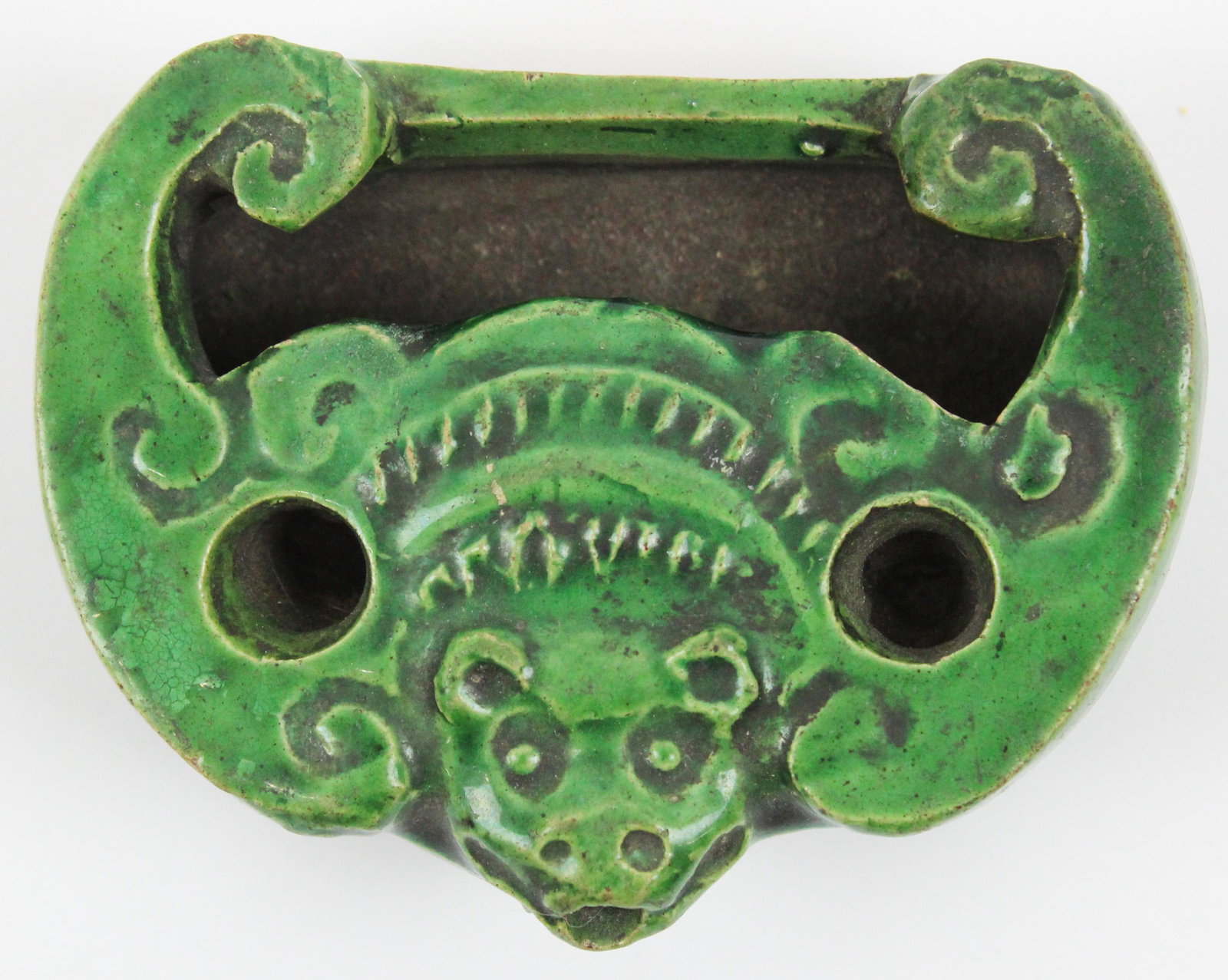 Chinese Ming Dynasty Sancai Brush Rest: Chinese Ming Dynasty Sancai glazed pottery brush rest and water dropper, bat form scholarly items contain a brush rest, washer, and water dropper, width 3 1/8"