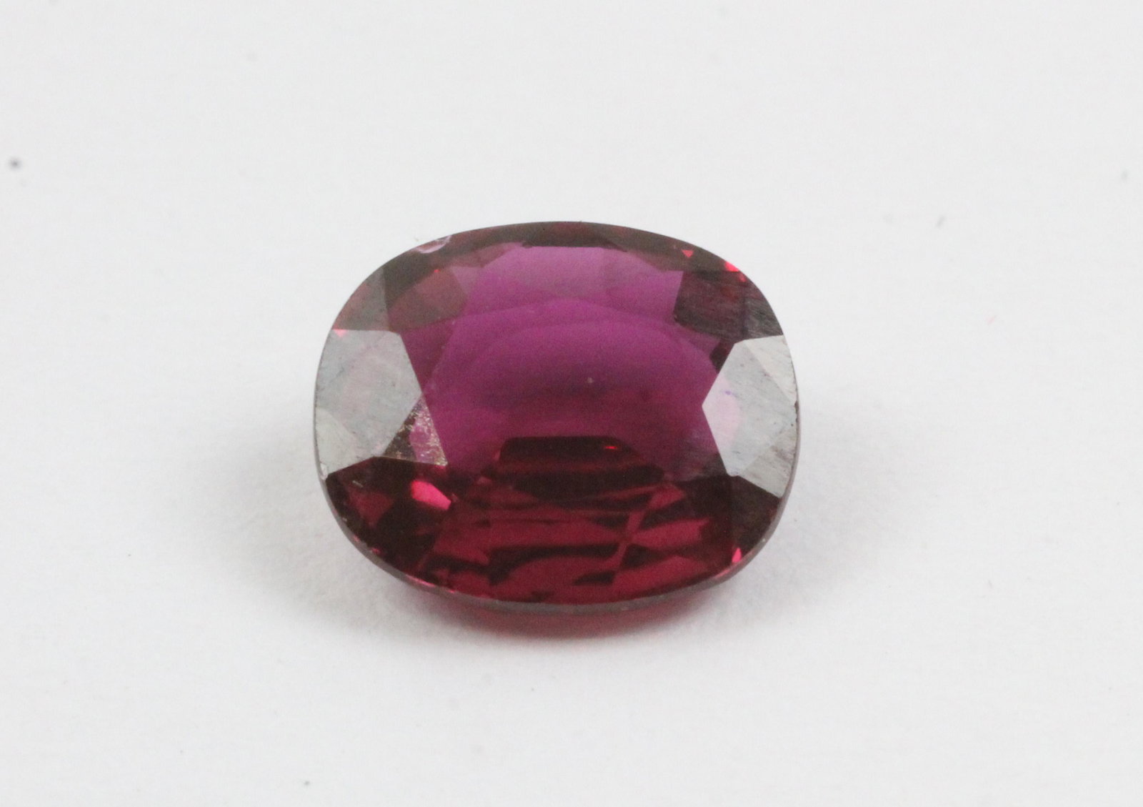 Oval Cut Ruby 1.5 Carats (1 of 3)