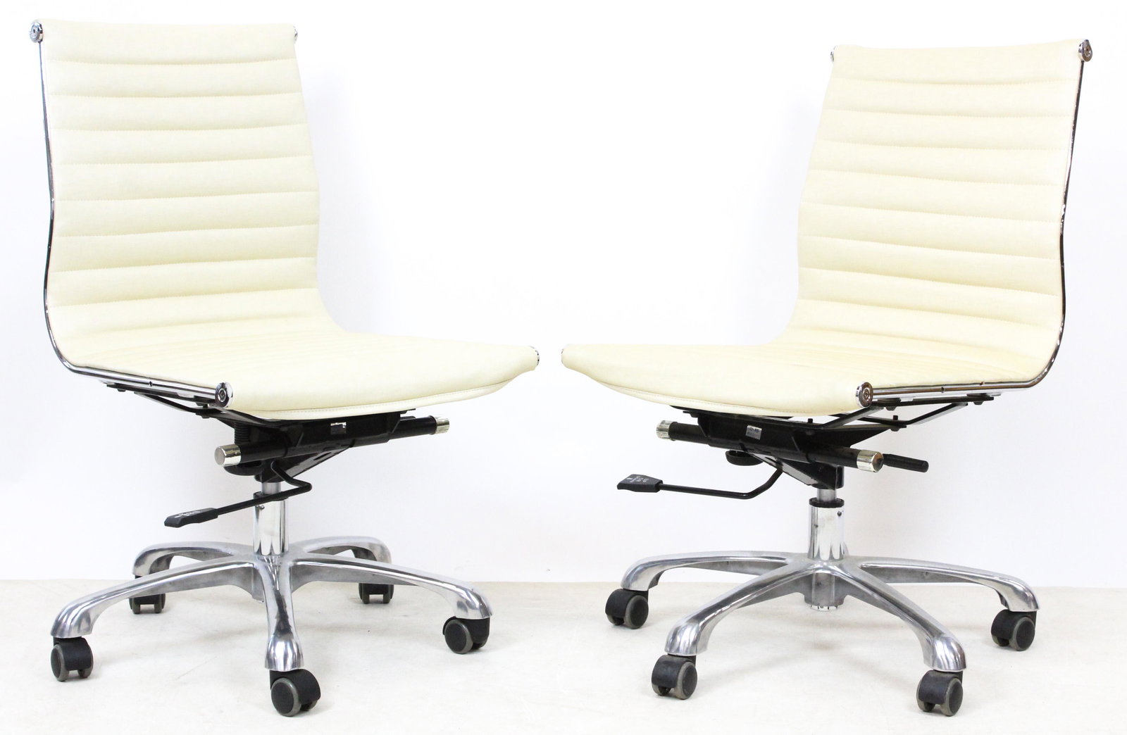 Pair of Herman Miller type office chairs (1 of 5)