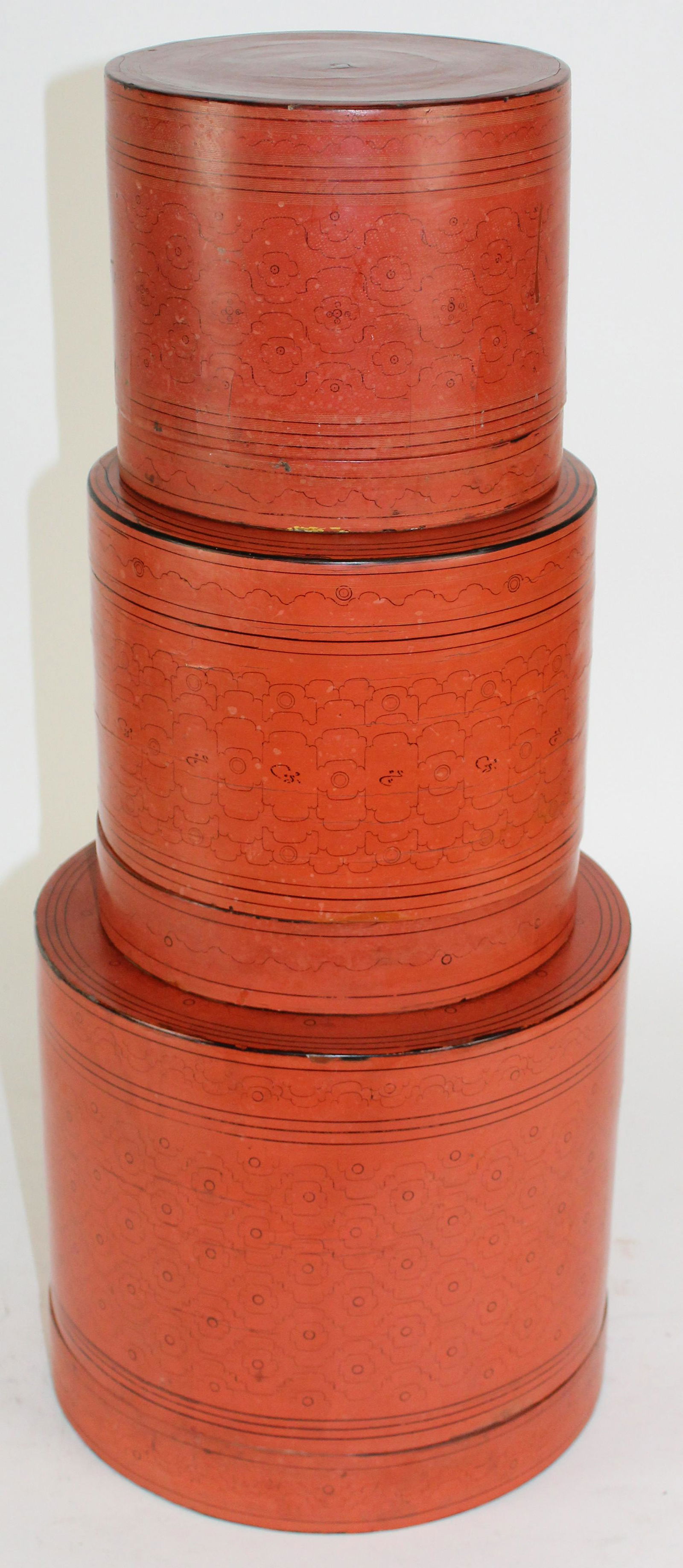 Set of 3 Graduated red lacquered Betel Boxes (1 of 5)