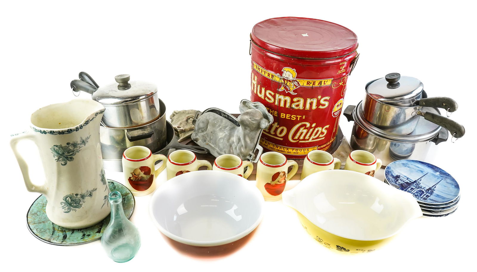 Lot of Vintage Kitchenware Items incl. Pyrex (1 of 4)