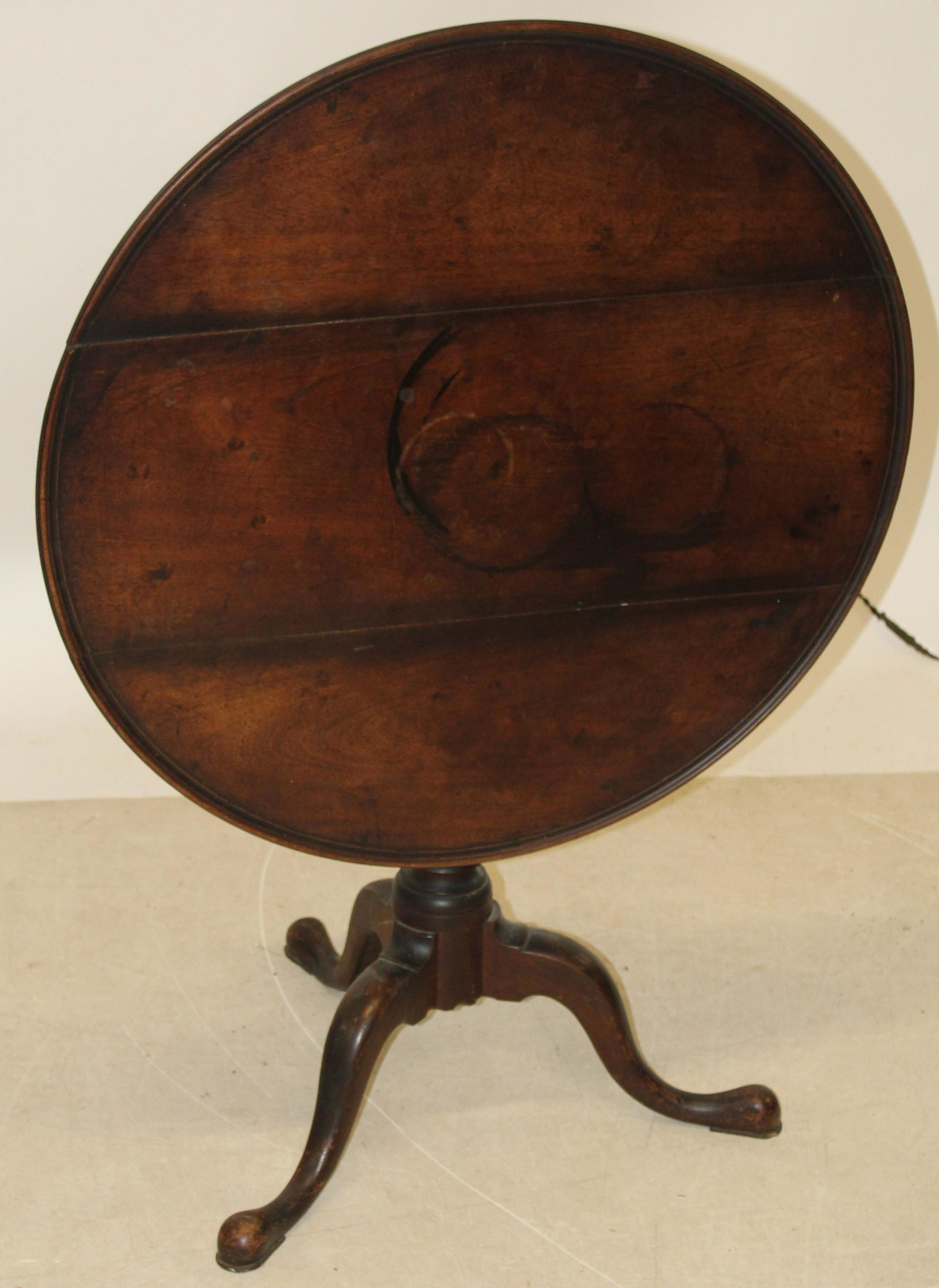 Queen Anne Dish Top Tea Table (1 of 4)