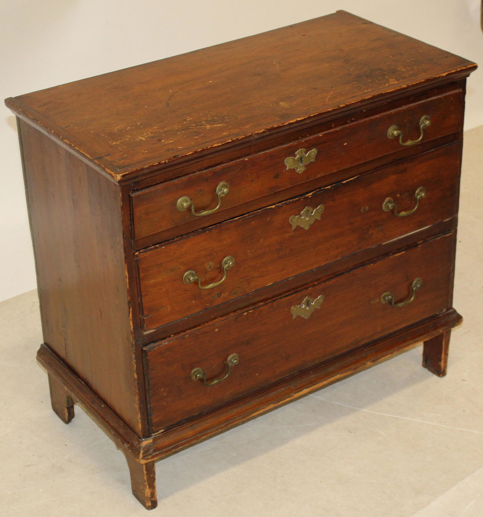 Diminutive Queen Anne Pine 3 Drawer Chest (1 of 4)