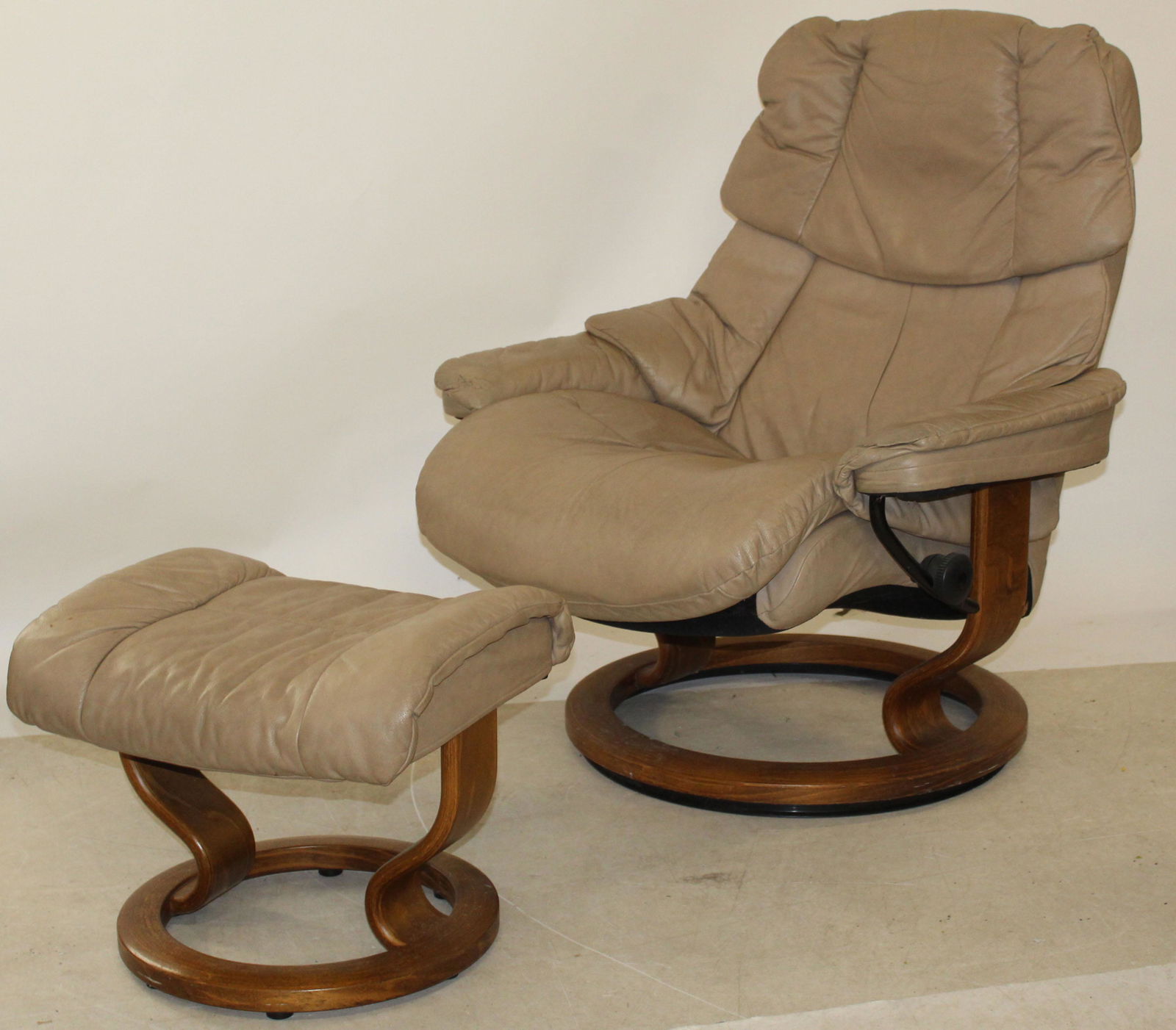 Ekornes Stressless Recliner Lounge Chair (1 of 3)