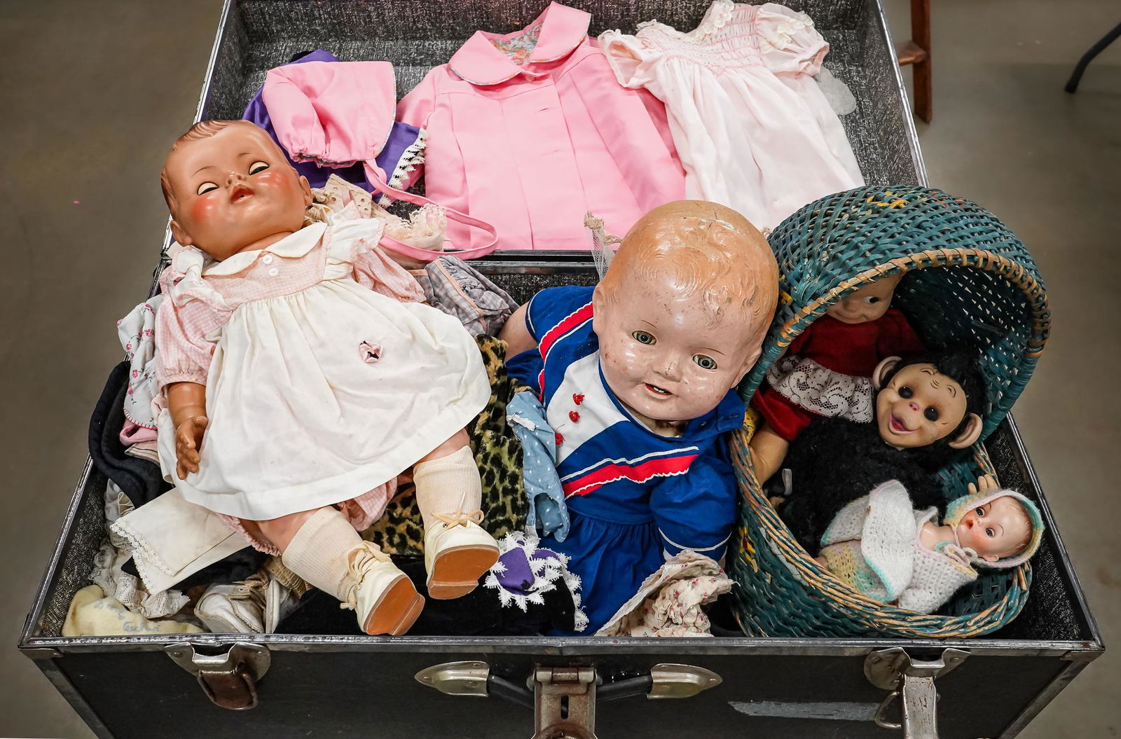 Vintage Dolls, Doll Clothes, Trunk (1 of 1)