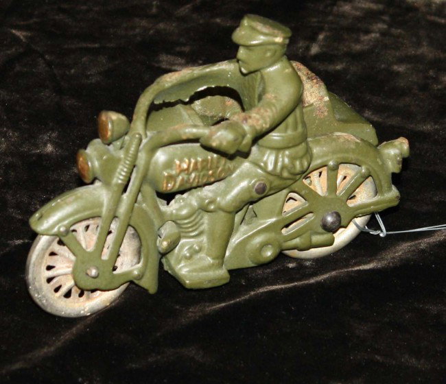Hubley 5 inch Harley Davidson motorcycle cop with si: Hubley 5 inch Harley Davidson motorcycle cop with side car