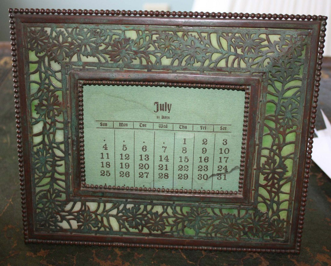 Tiffany studios Grapevine art glass desk calendar : Tiffany studios Grapevine art glass desk calendar