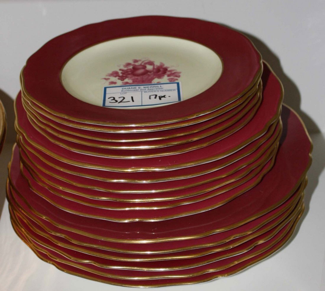 17 Copeland Spode red and gold floral decorated plates: 17 Copeland Spode red and gold floral decorated plates