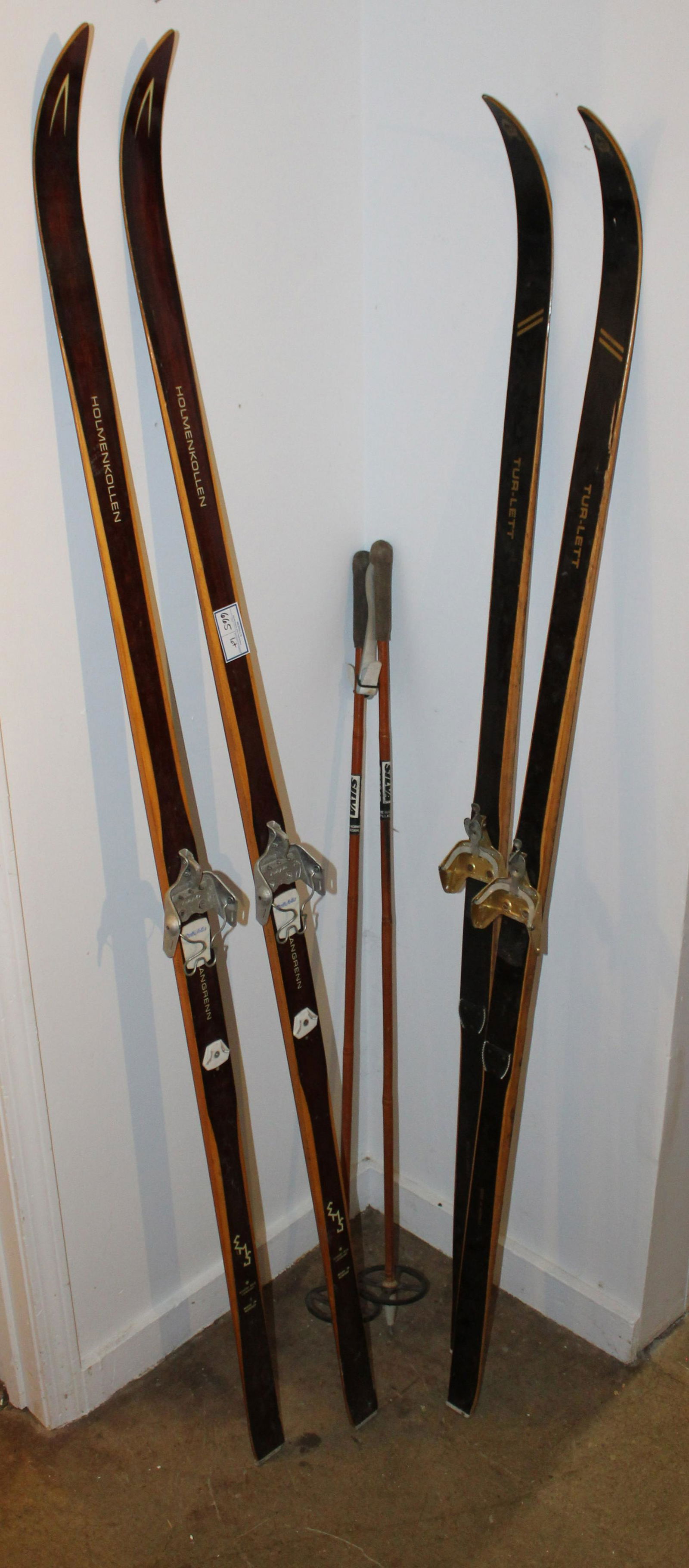 Vintage Cross Country Skis (1 of 1)