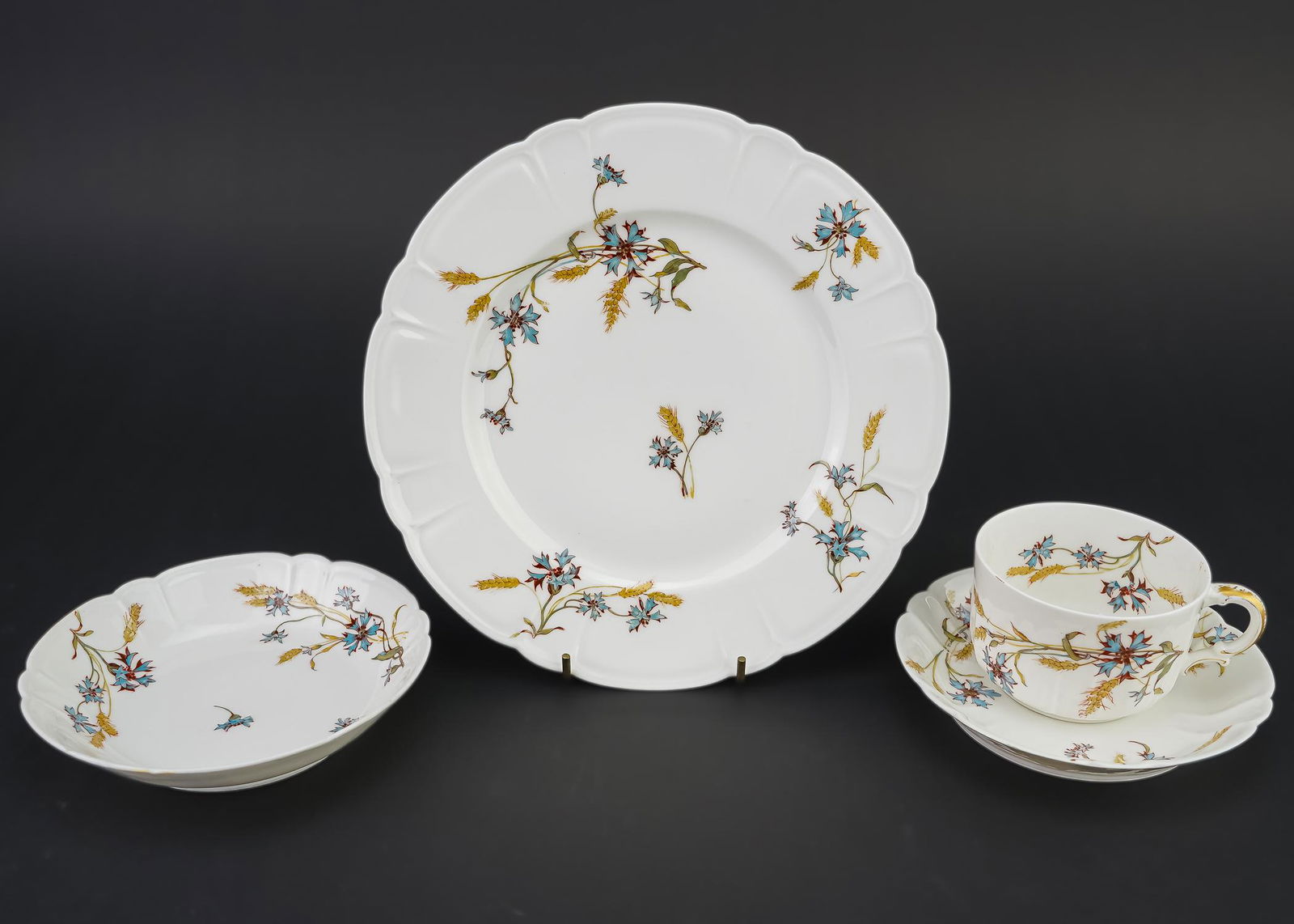 38 pc Haviland Limoges Porcelain Luncheon Set (1 of 3)