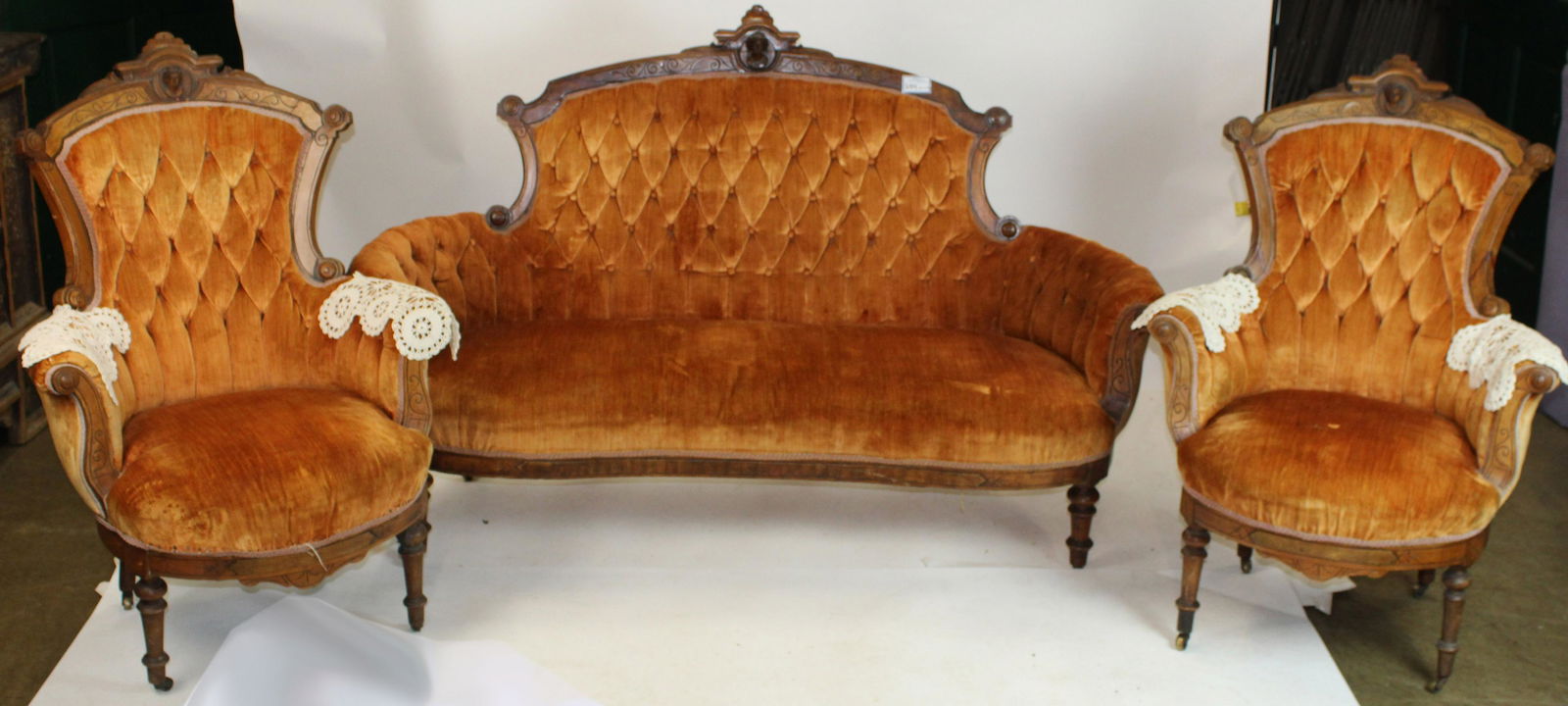 Victorian 7 Piece Parlor Suite (1 of 5)