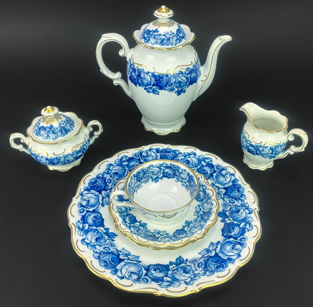 43 pcs. Schumann Bavaria Heirloom Dinnerware (1 of 2)