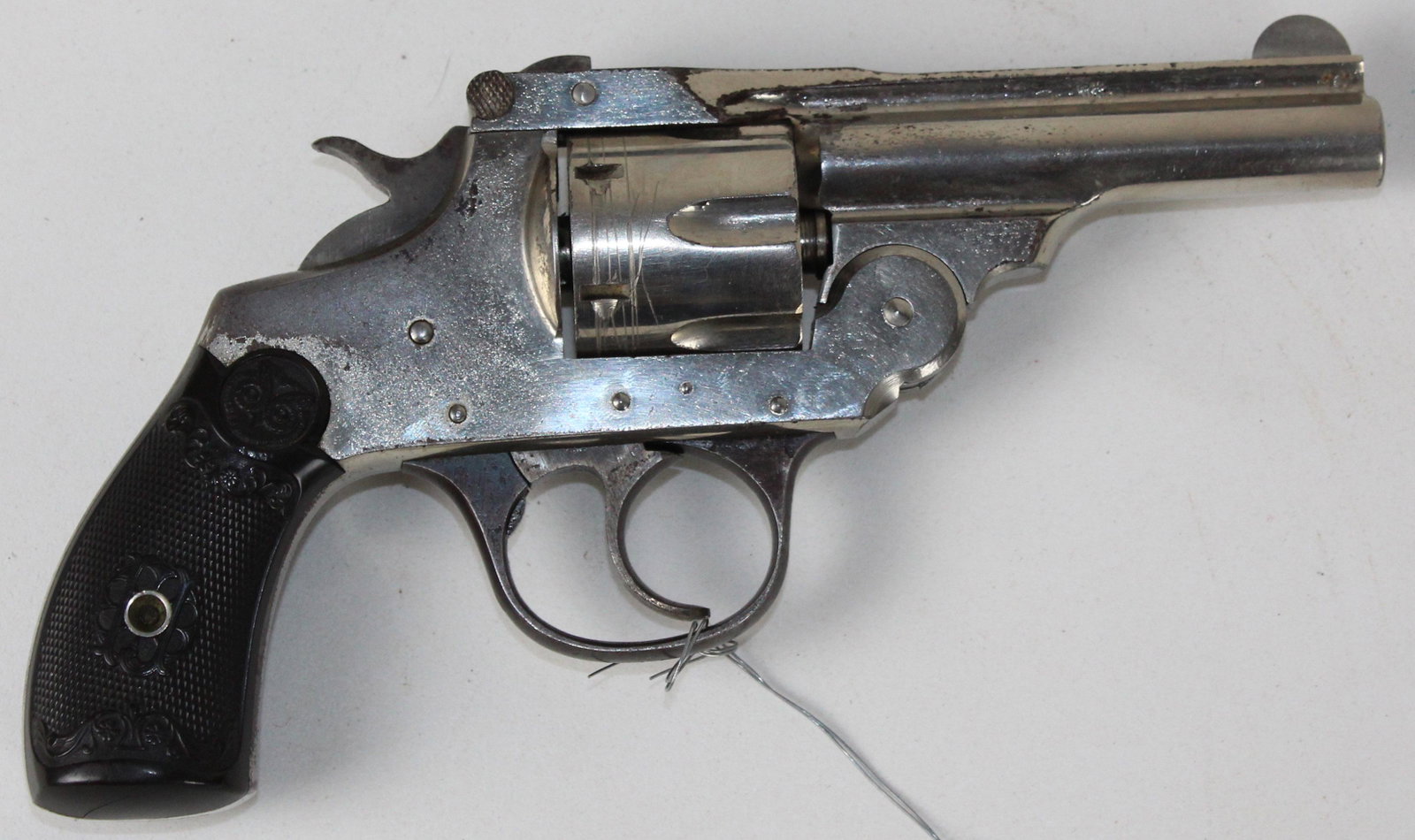 Iver Johnson revolver in .32 cal: Iver Johnson revolver in .32 cal - THIS FIREARM REQUIRES A 4473 BACKGROUND CHECK OR FFL/C&R TRANSFER. PLEASE CHECK LOCAL LAWS PRIOR TO BIDDING. WE DO NOT SELL ANY FIREARMS OUTSIDE OF THE US. FFL # 273