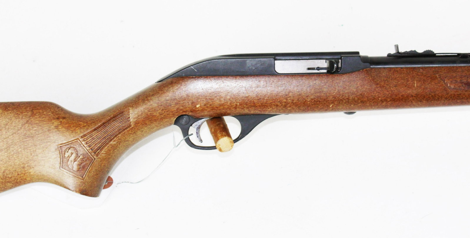 Glenfield Model 60 Rifle in .22lr: Marlin Glenfield Model 60 Rifle in .22lr - THIS FIREARM REQUIRES A 4473 BACKGROUND CHECK OR FFL/C&R TRANSFER. PLEASE CHECK LOCAL LAWS PRIOR TO BIDDING. WE DO NOT SELL ANY FIREARMS OUTSIDE OF THE US. F
