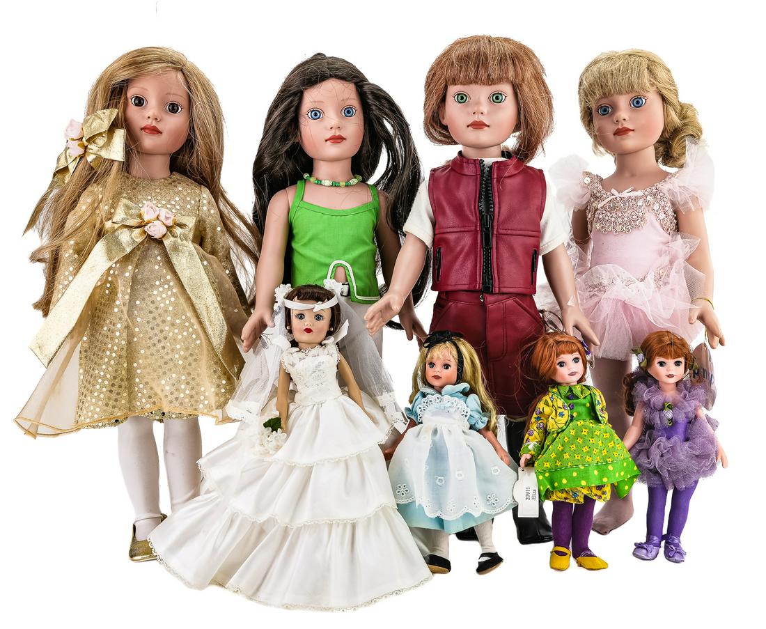 8 Robert Tonner Modern Vinyl Dolls (1 of 8)