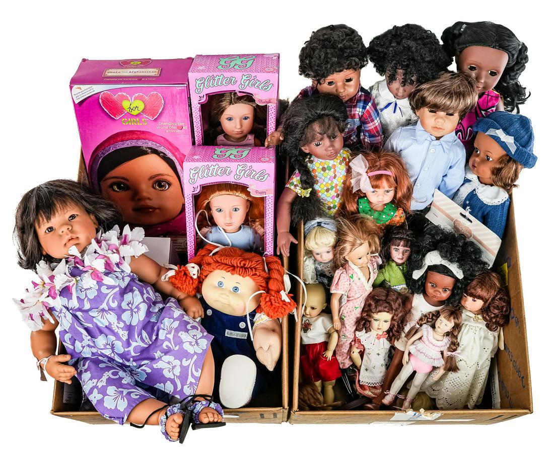 Modern Vinyl Dolls (1 of 4)