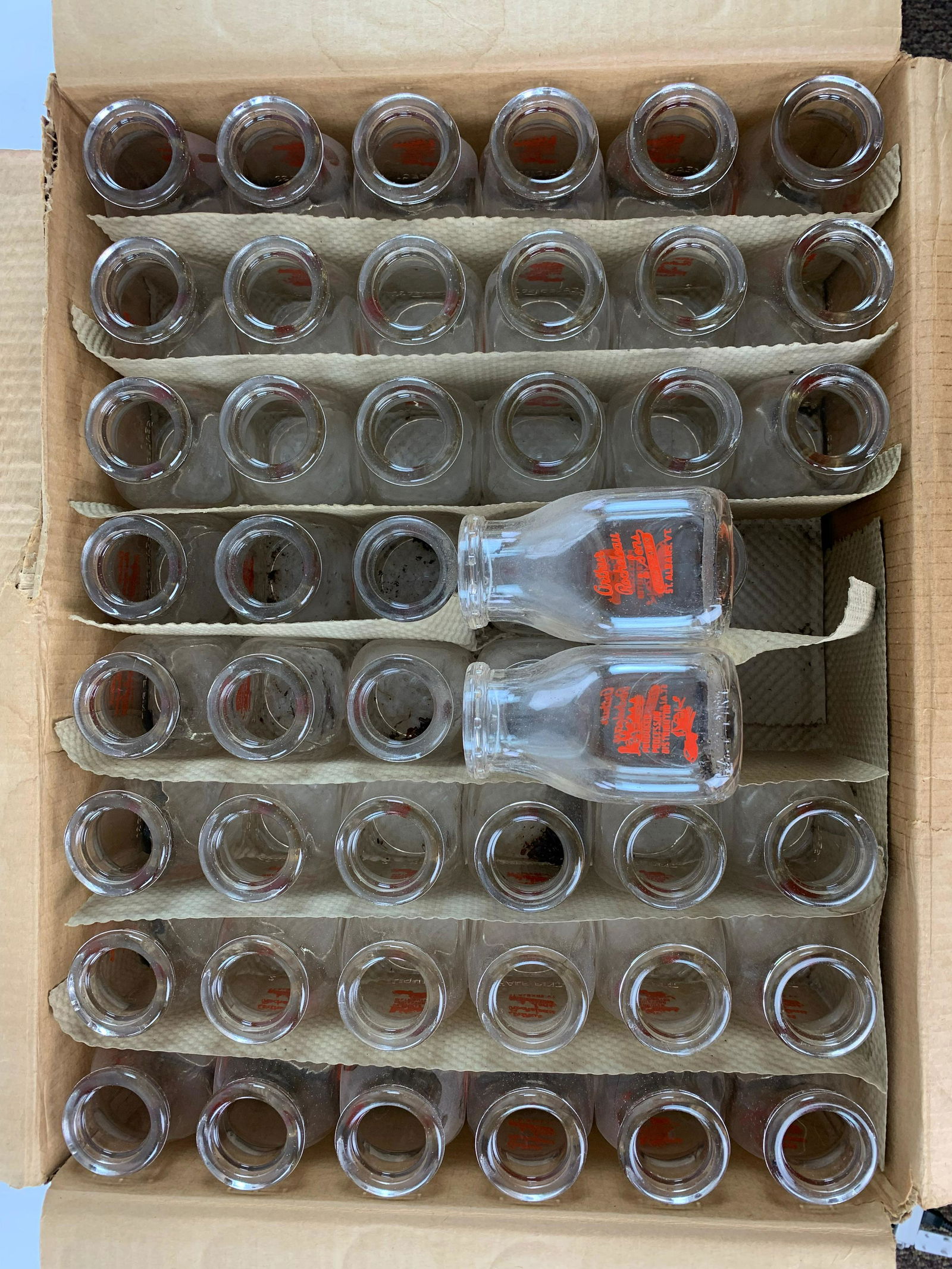 Case of NOS Arthur Rocheleau and Sons 1/2pint milk bottles (1 of 3)