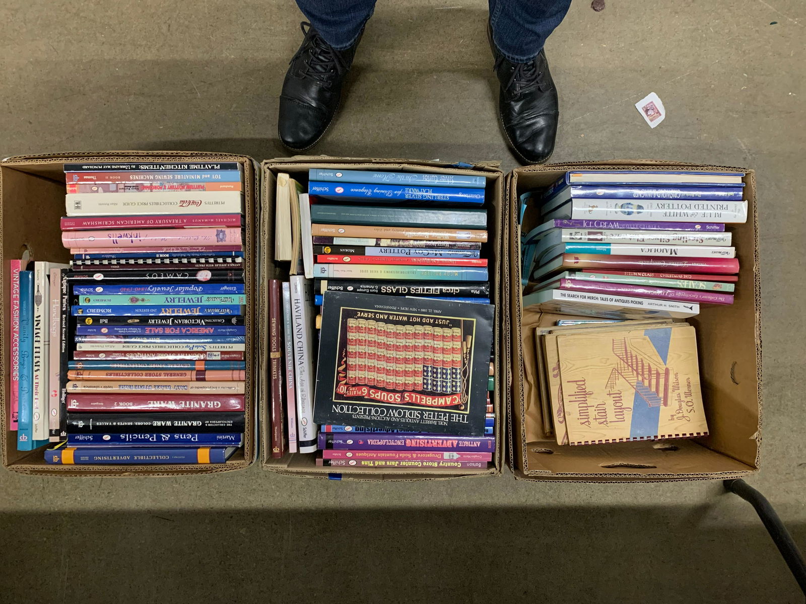 Antique Collecting Reference Guides (1 of 4)