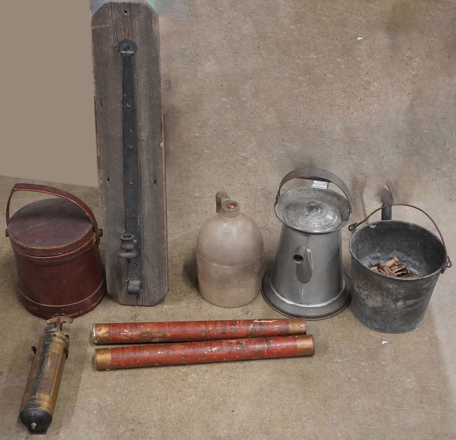 Country Primitive lot (1 of 1)