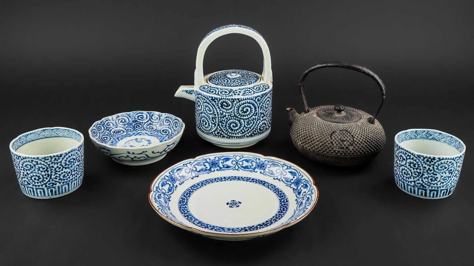 Japanese Porcelain, Lacquerware, Figures (1 of 4)