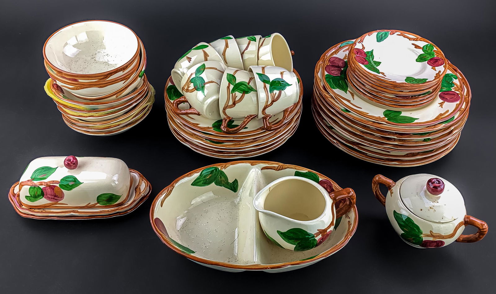 Apple dinnerware cheap