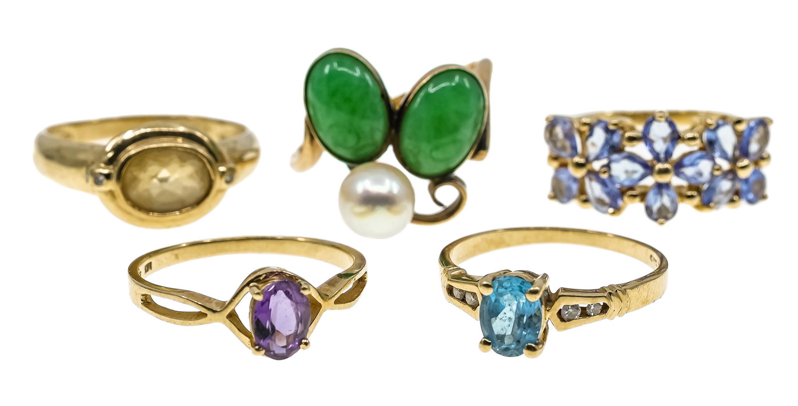 5 Various Gold Ladies Rings: A group of 5 various( 4-14k), (1 -10k) yellow gold ladies rings including a ring with 5 mm pearl & 2 cabochon bezel set jade, approx. 1 ct oval cut amethyst, 10k yellow gold English ring with oval cut