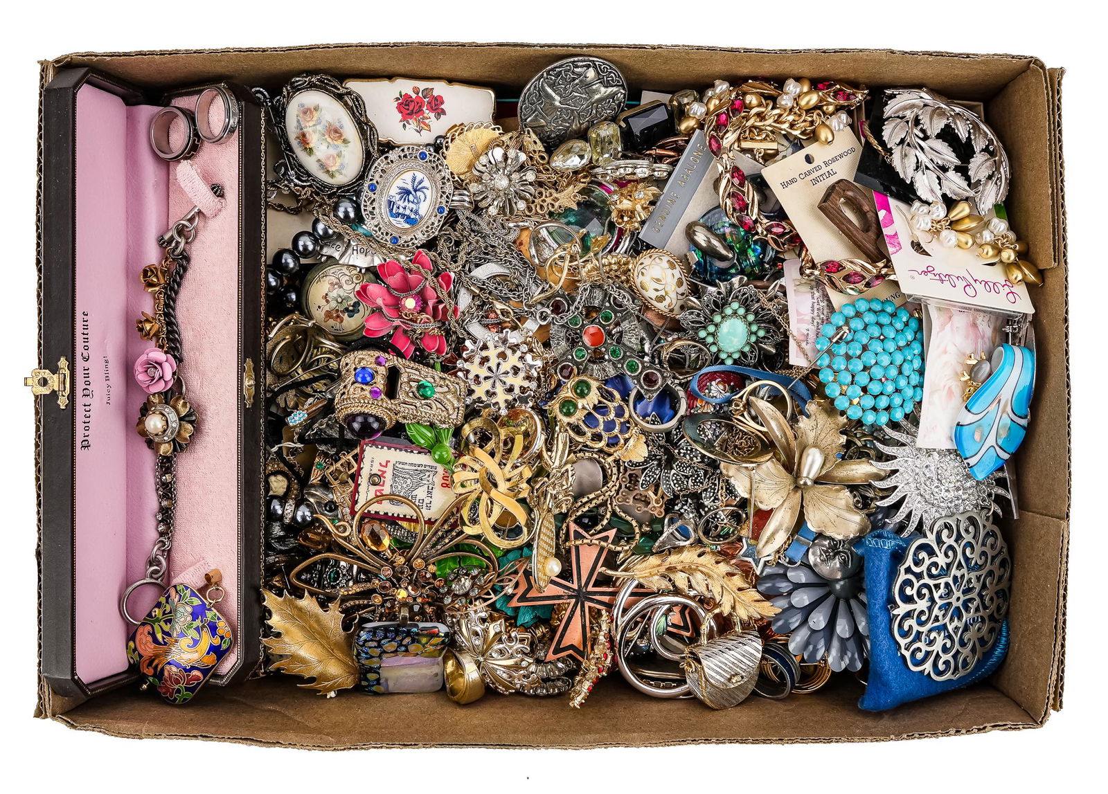Large Lot of Vintage Costume Jewelry: Large Lot of Vintage Costume Jewelry including Trifari and other designer signed pieces, brooches, pins, bracelets, necklaces, cocktail rings, chains, pendants, etc., hundreds of individual pieces