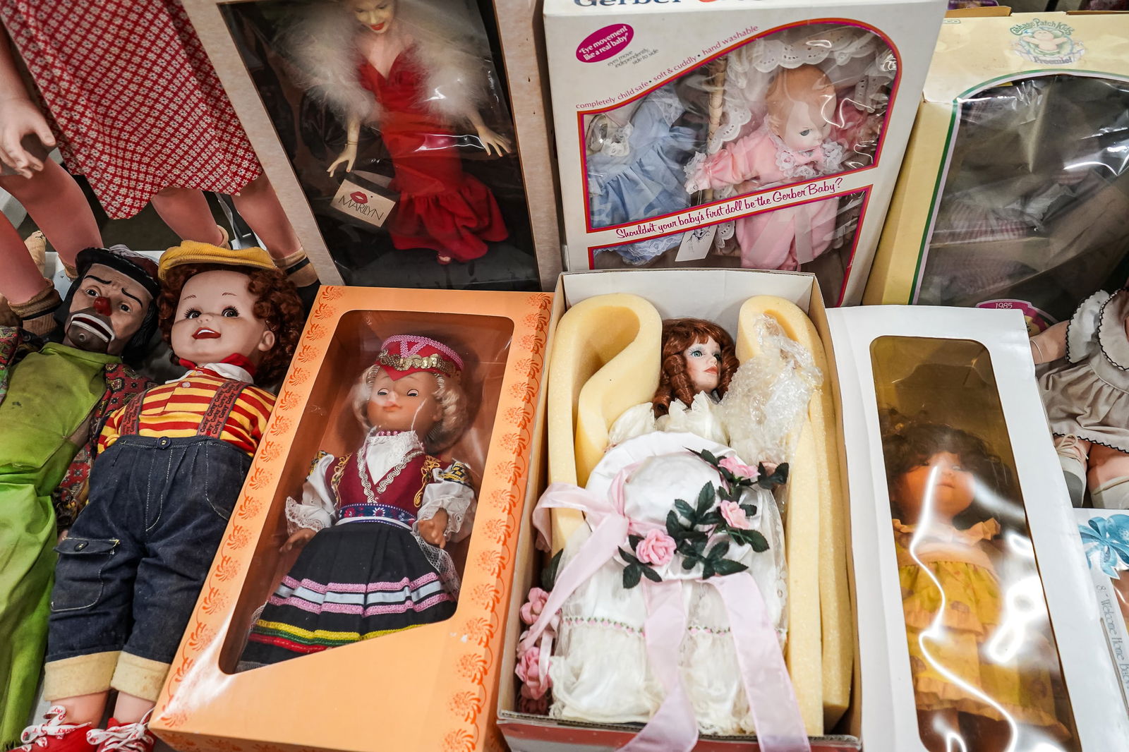 Vintage Vinyl, Plastic, Cloth Dolls Table Lot (1 of 4)