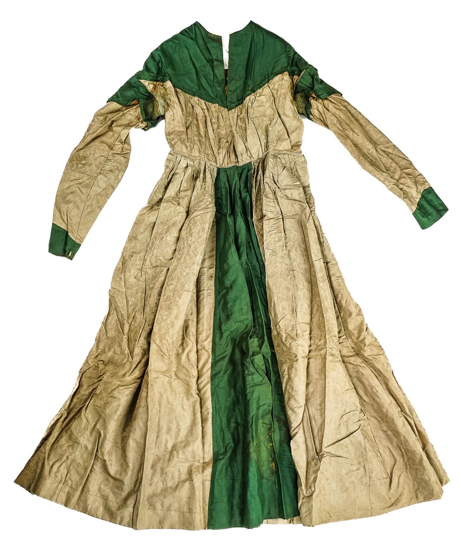 Victorian Ladies Outfit (1 of 5)