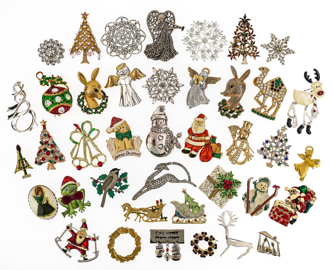 40 Assorted Vintage Christmas Pins (1 of 5)