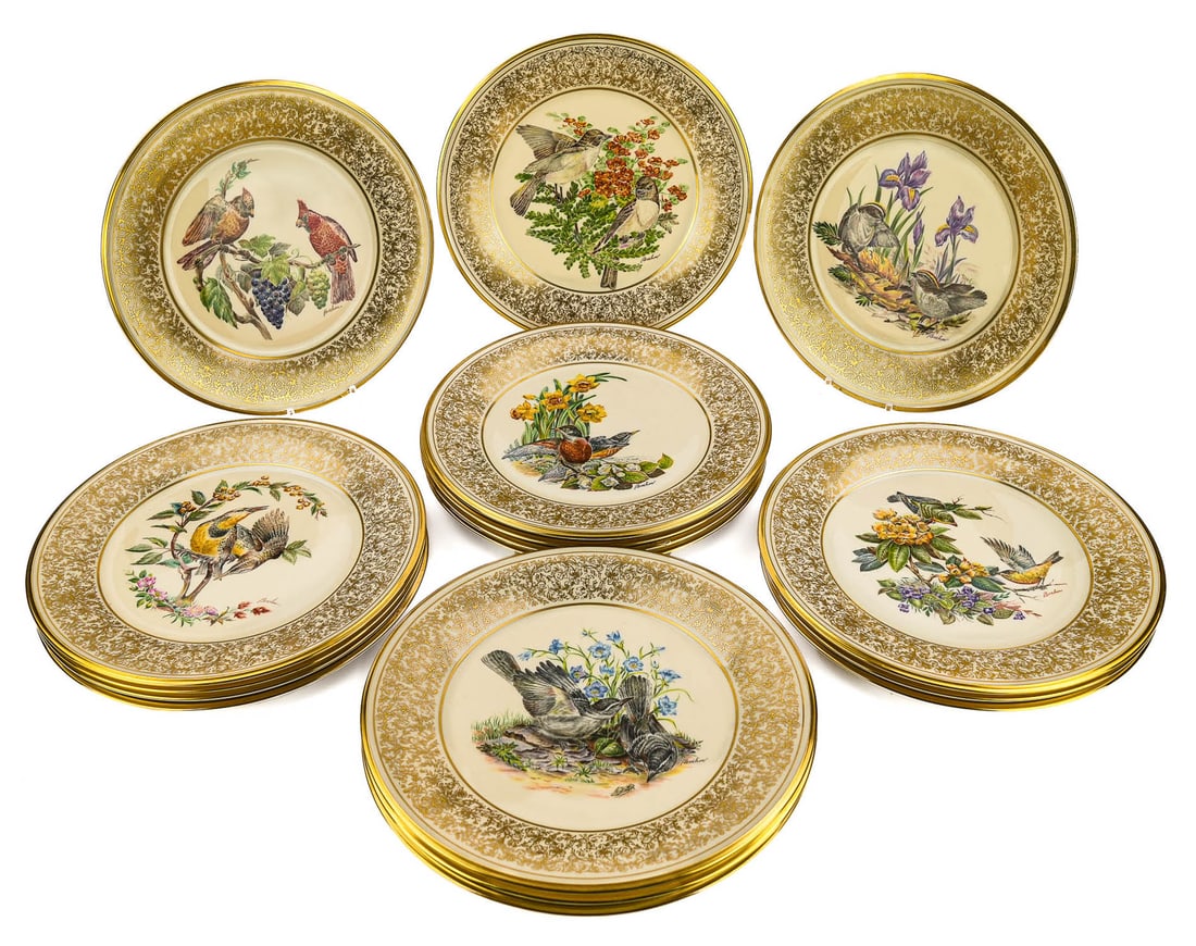 17 Lenox Edward Marshall Boehm Dinner Plates: Set of 17 Lenox fine bone china porcelain dinner plates, each decorated by a different species of songbird designed by Edward Marshall Boehm, with elaborate gold filigree border dia. 10.75"