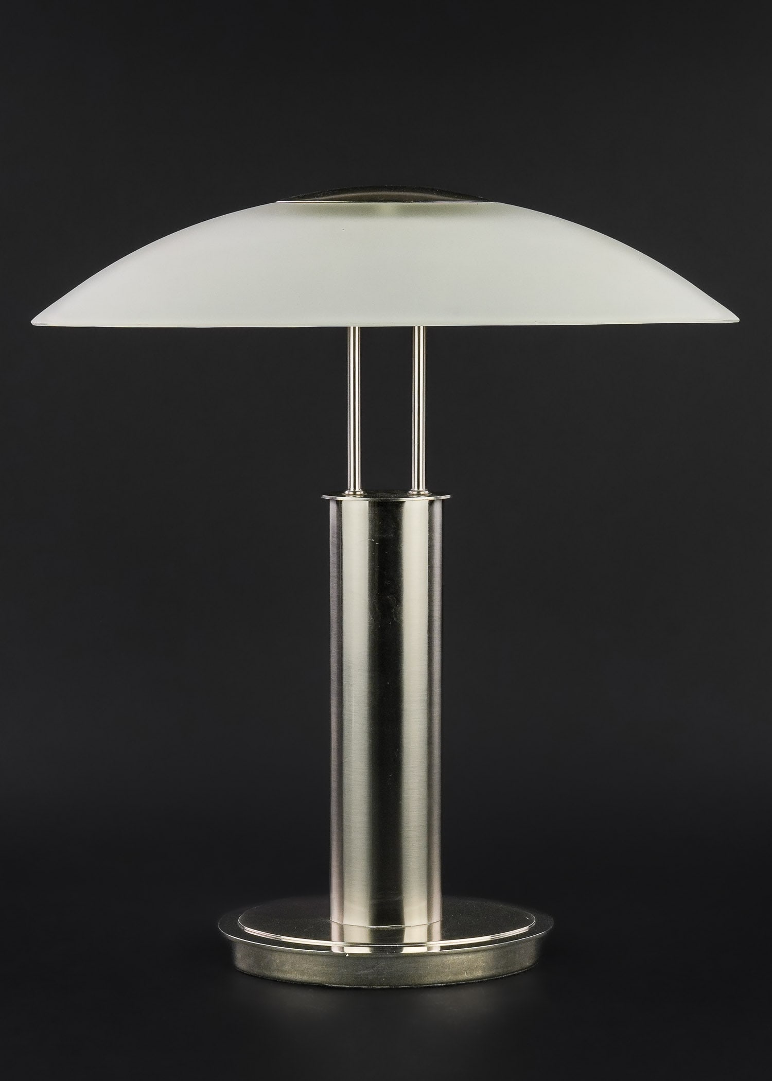 Paul Neuhous Modern Desk Lamp (1 of 4)