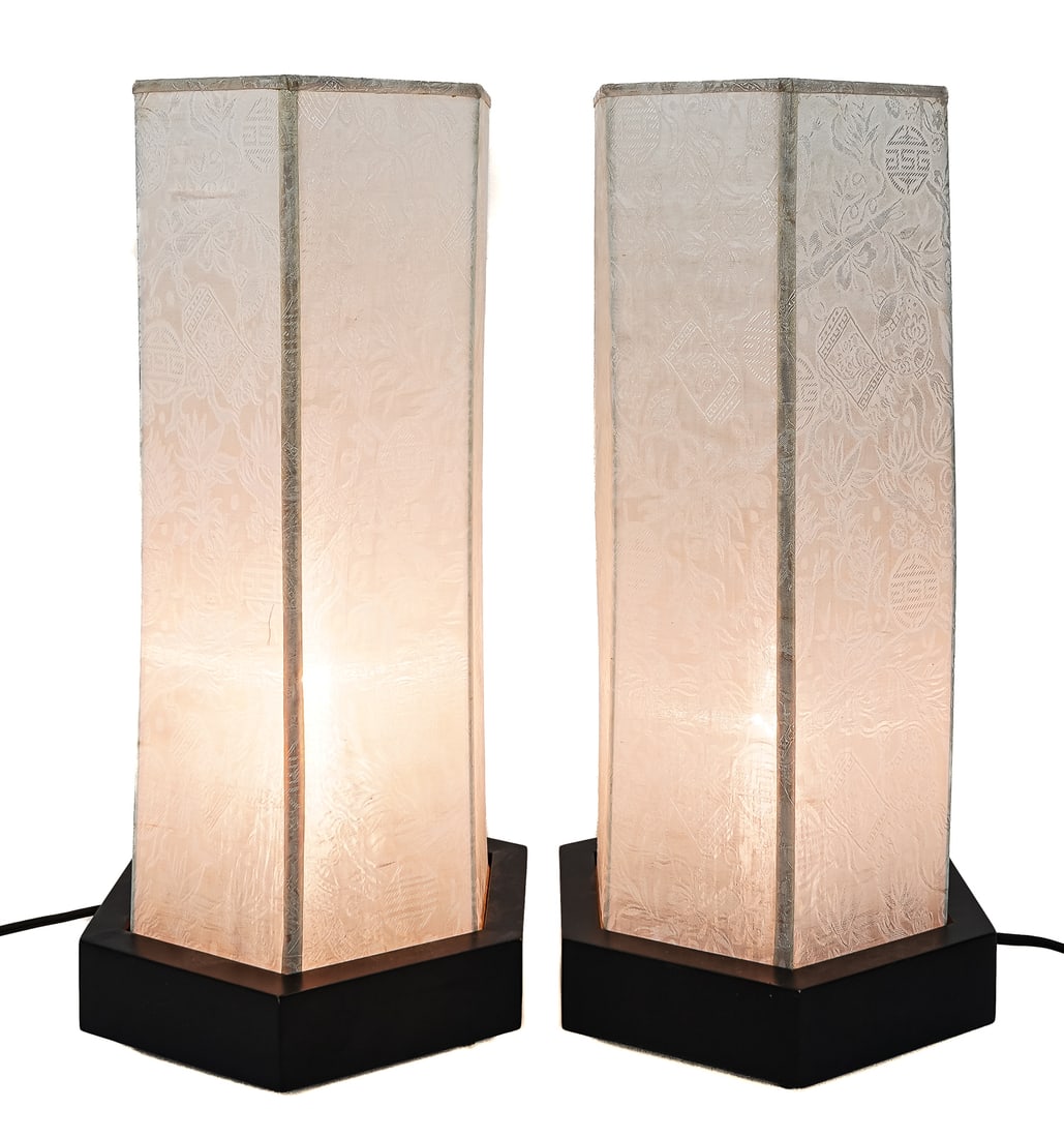 Lot of 4 Chinese Table Lamps (1 of 2)