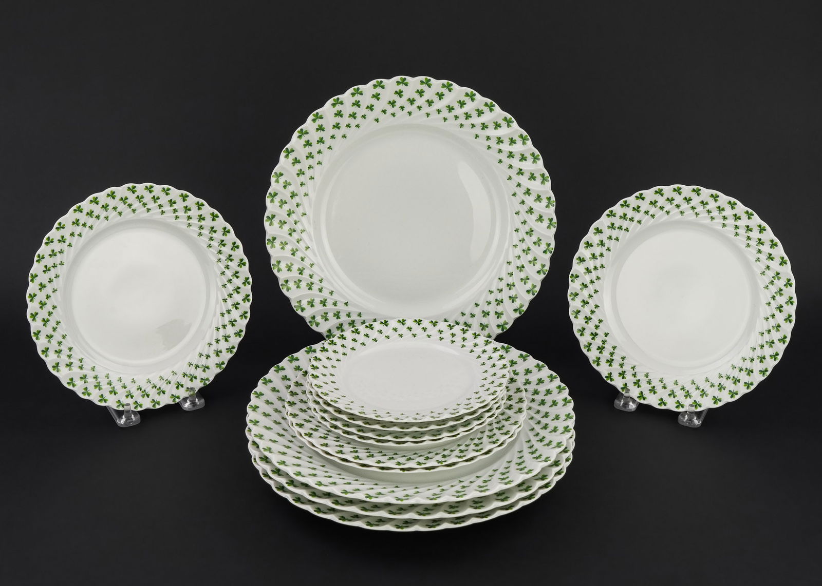12 pcs. Haviland Limoges Porcelain Dinnerware (1 of 3)