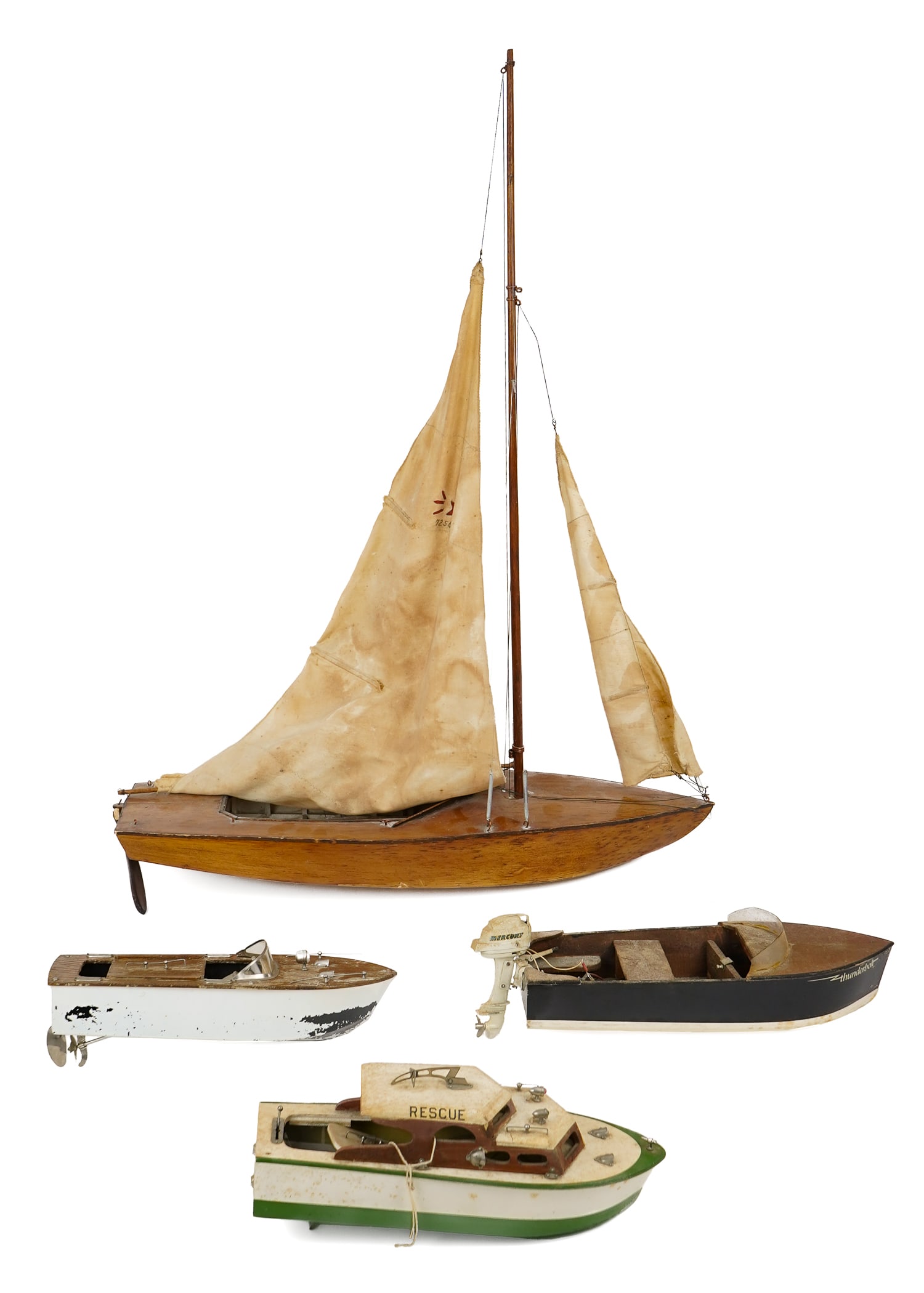 Pond Boat, Pressed Steel, Plastic Speedboats: Pond boat, pressed steel boats, plastic speedboats (12 pcs), lengths 9" to 24"