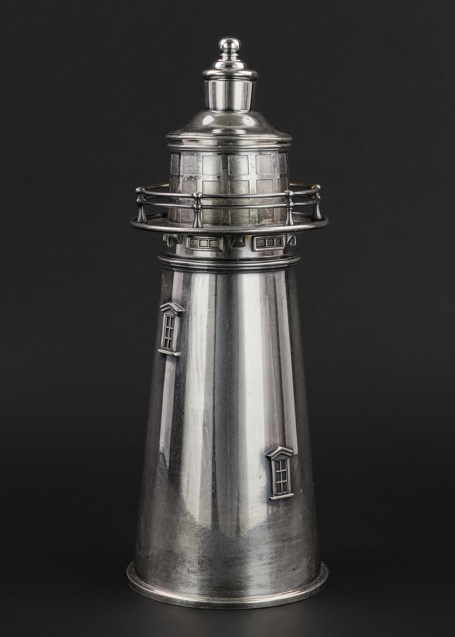 Meriden Silverplated Lighthouse Cocktail Shaker (1 of 6)