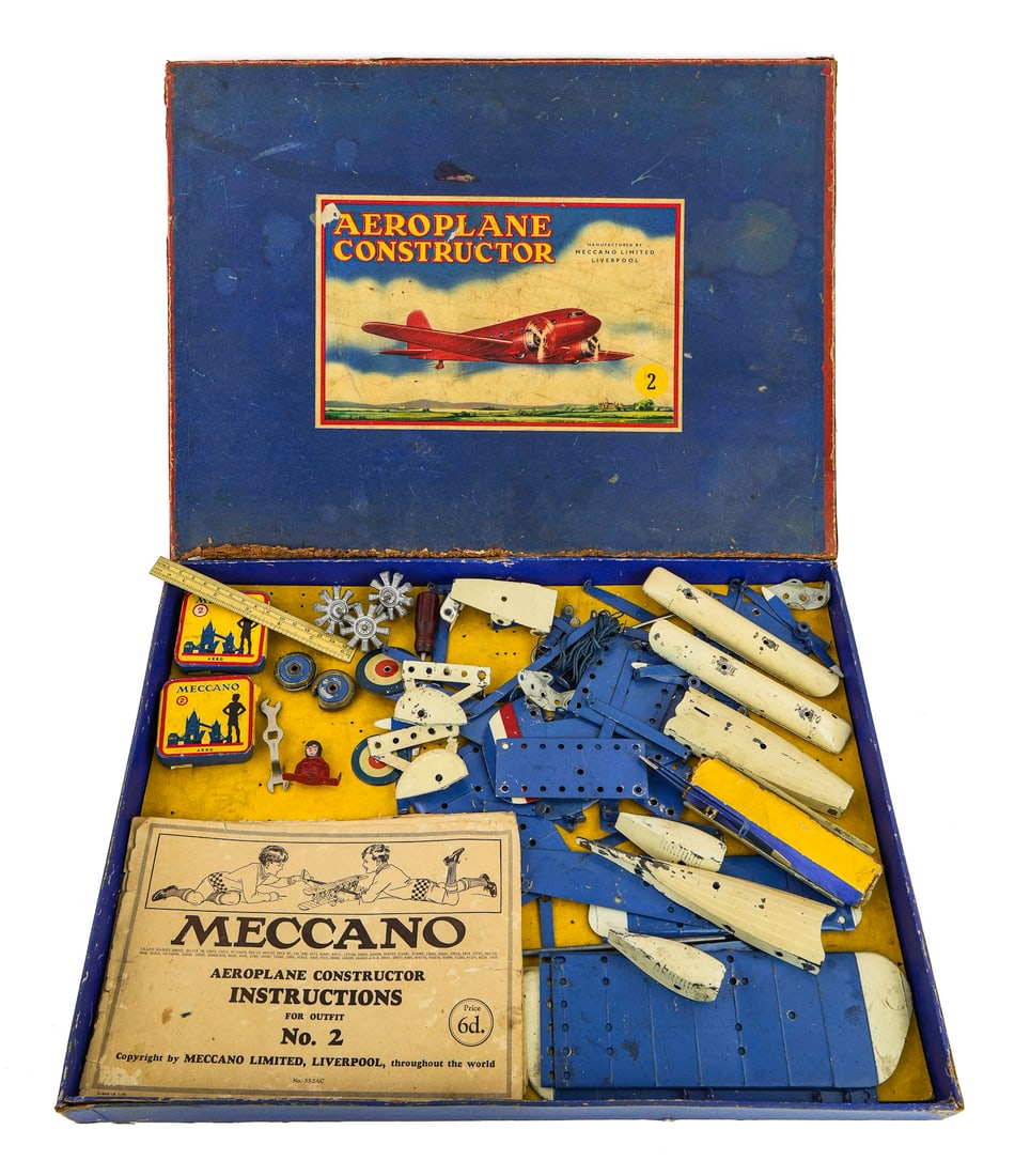 1930's Meccano Aeroplane Constructor Kit (1 of 4)