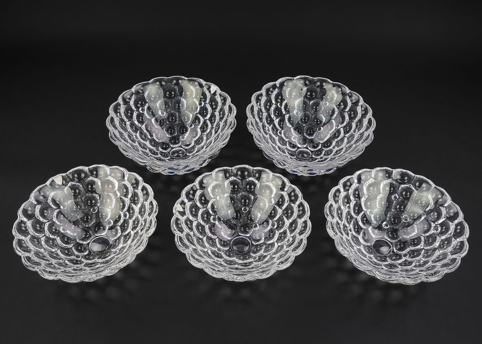 5 Orrefors Anne Nilsson Raspberry Bowls: A group of 5 Anne Nilsson for Orrefors Hallon "Raspberry" contemporary modern style Swedish crystal art glass bowls, 3 still in original boxes 7.5"-8.5"