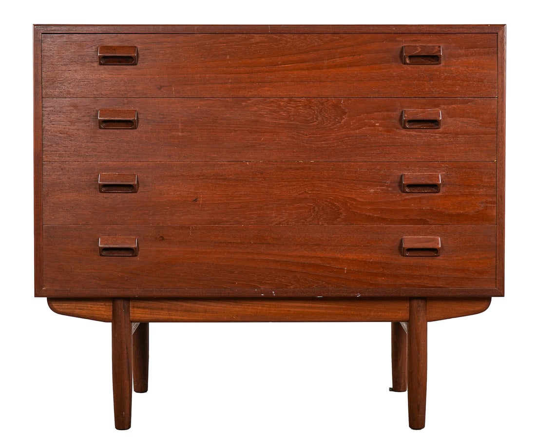 Soborg Mobler Danish 4 Drawer Chest: Soborg Mobler Danish teak 4 drawer chest. Signed Soborg Mobler made in Denmark. 39" long x 34" x 18"