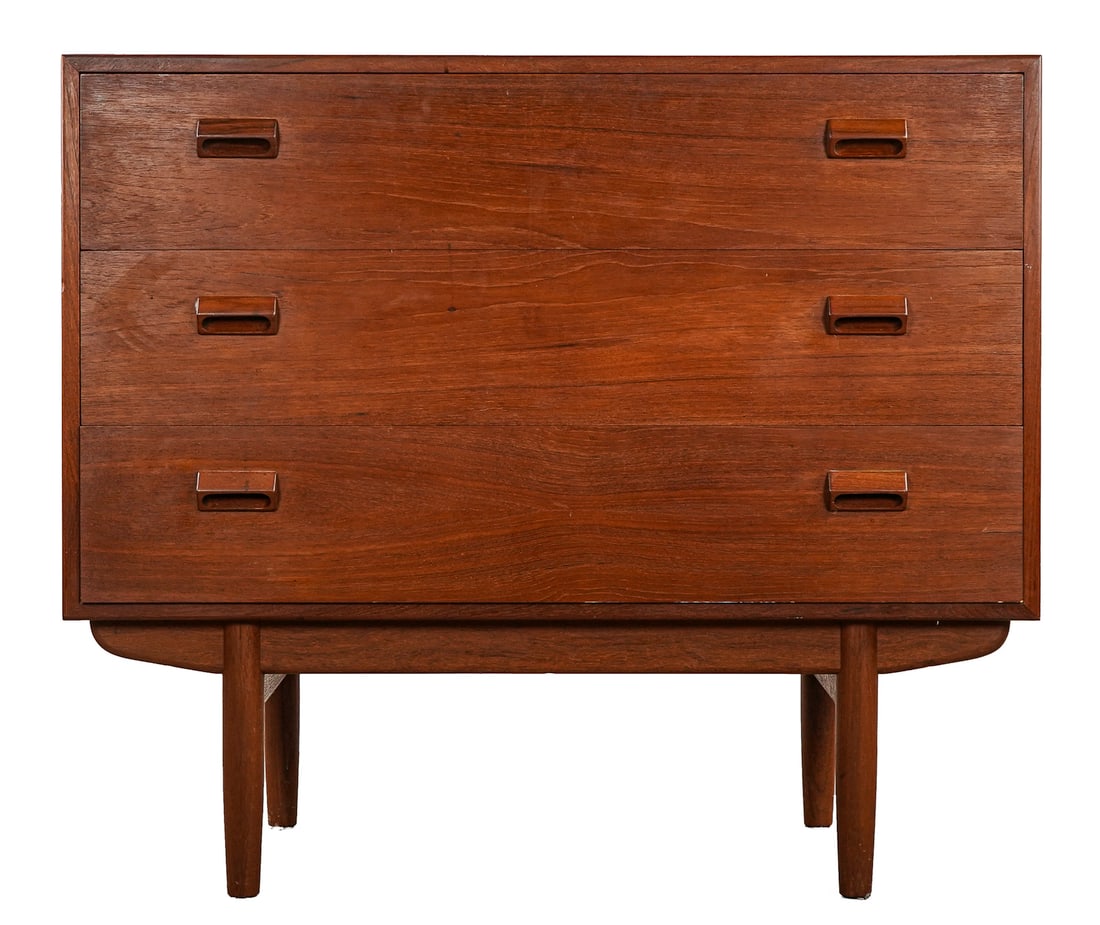 Soborg Mobler Danish 3 Drawer Chest: Soborg Mobler Danish teak 3 drawer chest. Signed Soborg Mobler made in Denmark. 39" long x 34" x 18"