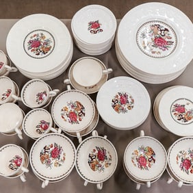 82 pcs. Wedgwood Wellesley Bullfinch China