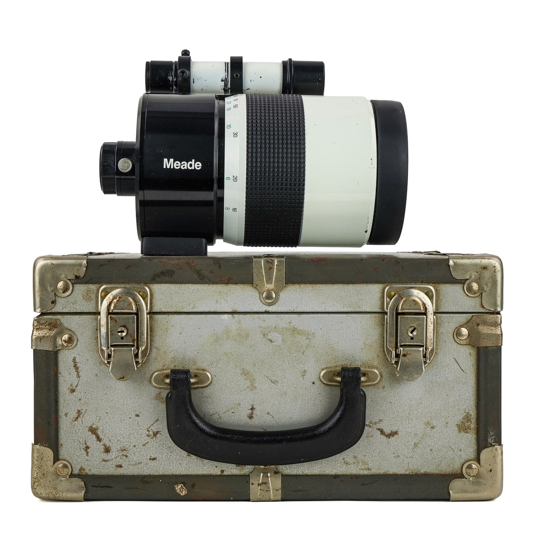 Meade Cased Spotting Scope: Meade cased spotting scope and lenses.
